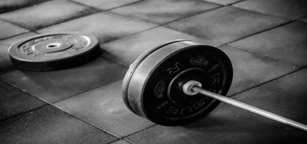 should-you-stop-lifting-weights-at-a-certain-age-sports-aspire-is-it